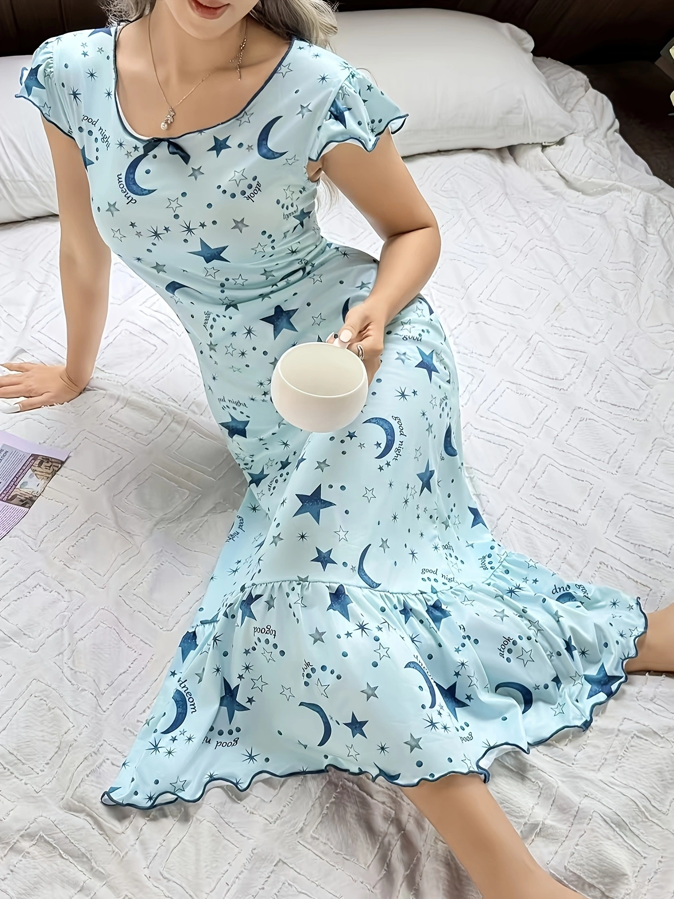 Women’s Sweet Style Starlight/Moonprint Mid-Length Sleep Dress with Lace Sleeves and Flowing Hem. Casual Home Wear.