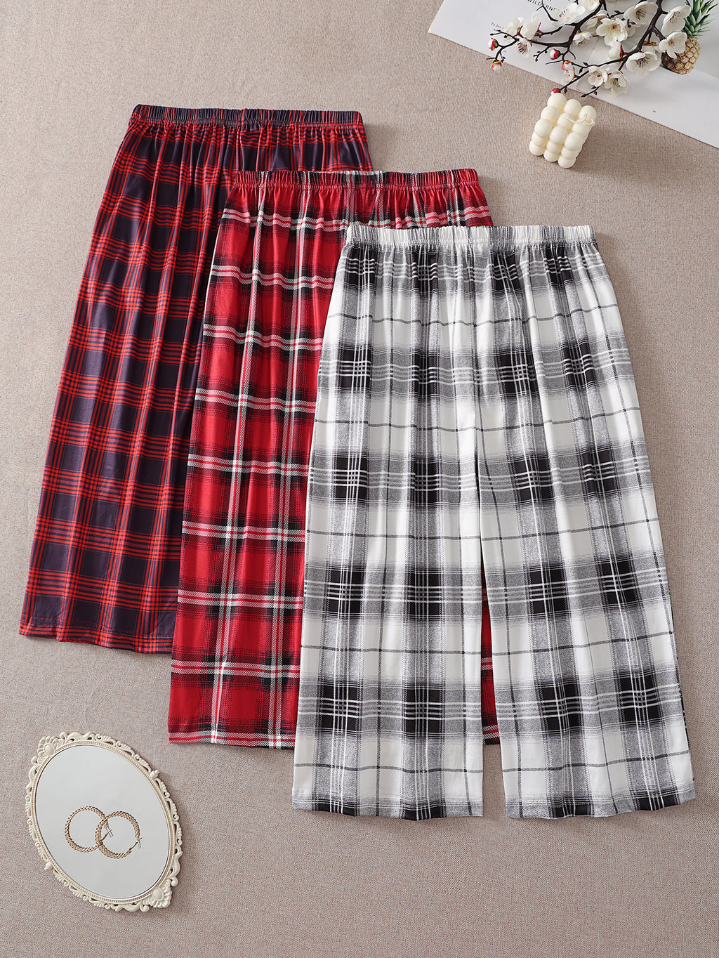 Women’s Classic Check Pattern Wide-Leg Sleep Pants, Three-Color Checkered Loose-Fit Home Pants for Women, Side Pockets, Can Be Worn Outside, Soft and Skin-Friendly, Living Pants, Set of 3 Pieces.